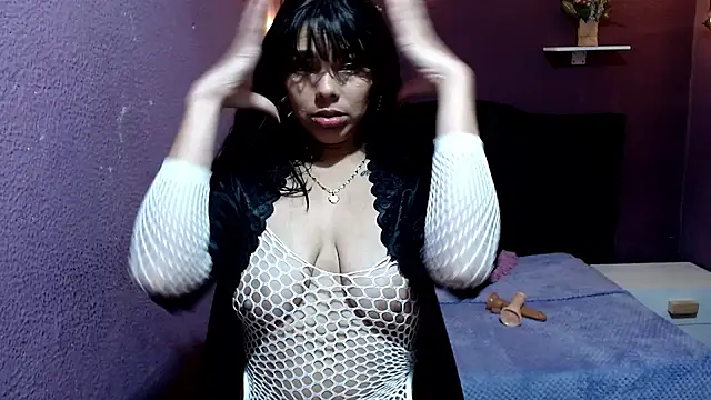 Snapshot of brenda_smile33 chatting on 10, 9, 2025 brenda smile33 online show from 10, 9, 2025