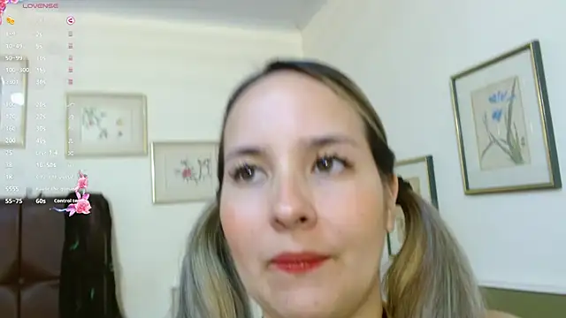 Snapshot of juliana_soto1 chatting on 18, 10, 2025 juliana soto1 online show from 18, 10, 2025