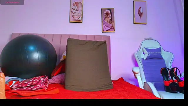 Rose Nichols online show from 26, 2, 2026