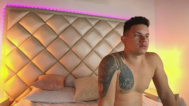 Snapshot of EclipseandFlame chatting on 1, 10, 2025 EclipseandFlame online show from 1, 10, 2025