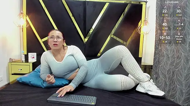Snapshot of agatha_fit chatting on 16, 6, 2026 agatha fit online show from 16, 6, 2026
