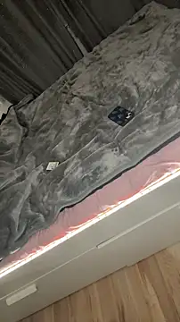 Snapshot of hottcouple00 chatting on 14, 11, 2025 hottcouple00 online show from 14, 11, 2025