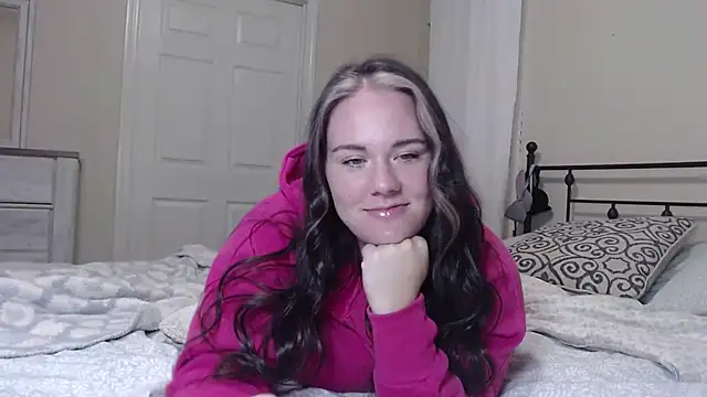 Snapshot of livvylane chatting on 9, 10, 2025 livvylane online show from 9, 10, 2025