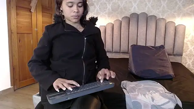 Kristall 06 online show from 16, 9, 2025