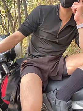 anhkiet huang online show from 8, 4, 2026