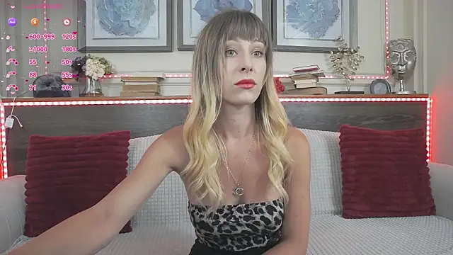 Snapshot of MuseDollX chatting on 5, 7, 2026 MuseDollX online show from 5, 7, 2026