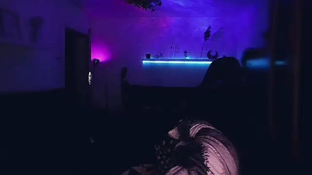 Snapshot of MistressJolie chatting on 6, 11, 2025 MistressJolie online show from 6, 11, 2025