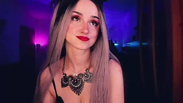 Snapshot of MistressJolie chatting on 11, 11, 2025 MistressJolie online show from 11, 11, 2025