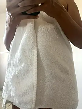 Katianesantos online show from 6, 11, 2025