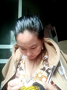 Snapshot of suki-lady chatting on 4, 11, 2025 suki-lady online show from 4, 11, 2025