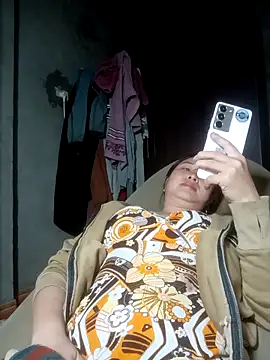 Snapshot of suki-lady chatting on 15, 11, 2025 suki-lady online show from 15, 11, 2025