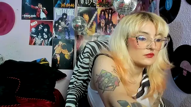 Snapshot of Avril_Maria chatting on 18, 4, 2026 Avril Maria online show from 18, 4, 2026
