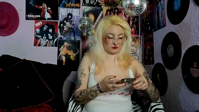 Snapshot of Avril_Maria chatting on 19, 5, 2026 Avril Maria online show from 19, 5, 2026