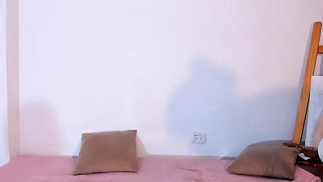 Snapshot of Lia_Rousse0 chatting on 1, 10, 2025 Lia Rousse0 online show from 1, 10, 2025