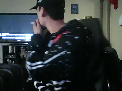 Snapshot of latinosatiro94 chatting on 18, 12, 2025 latinosatiro94 online show from 18, 12, 2025