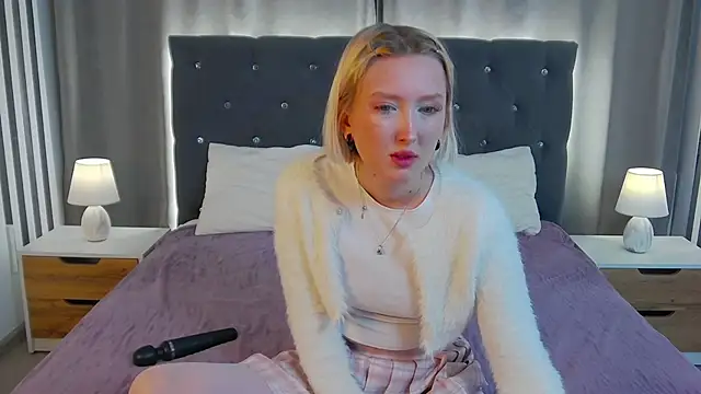 MarianeSun online show from 3, 12, 2025