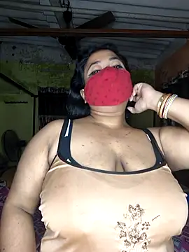 Snapshot of Smile-quien chatting on 4, 12, 2025 Smile-quien online show from 4, 12, 2025