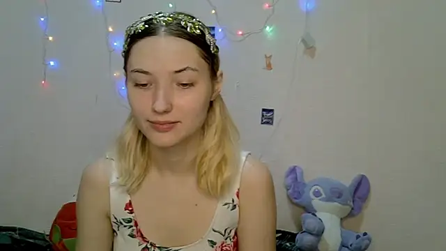 Snapshot of _kikiclark__ chatting on 9, 9, 2025 kikiclark online show from 9, 9, 2025