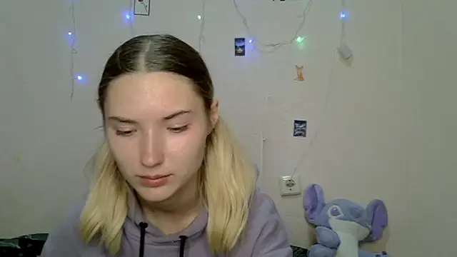 Snapshot of _kikiclark__ chatting on 14, 9, 2025 kikiclark online show from 14, 9, 2025