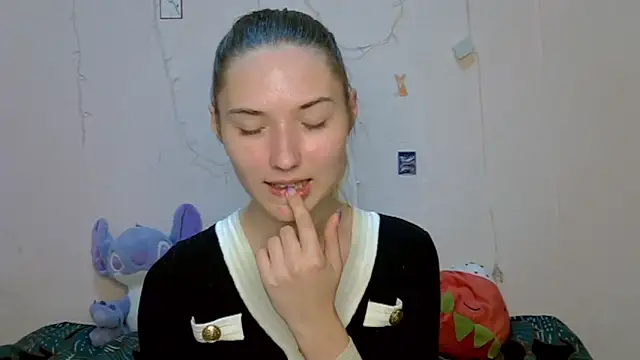 Snapshot of _kikiclark__ chatting on 15, 9, 2025 kikiclark online show from 15, 9, 2025