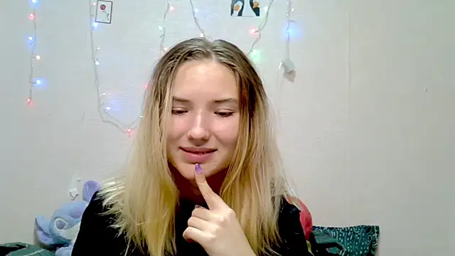 Snapshot of _kikiclark__ chatting on 21, 9, 2025 kikiclark online show from 21, 9, 2025