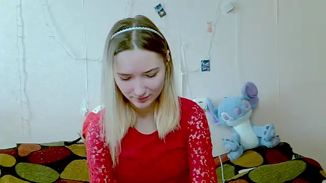 Snapshot of _kikiclark__ chatting on 1, 10, 2025 kikiclark online show from 1, 10, 2025