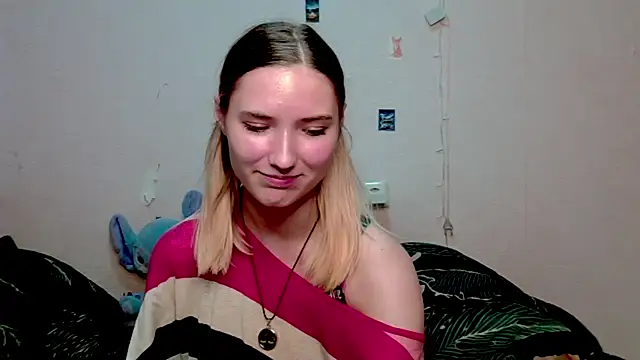 Snapshot of _kikiclark__ chatting on 11, 10, 2025 kikiclark online show from 11, 10, 2025