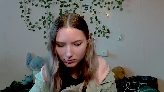 Snapshot of _kikiclark__ chatting on 23, 10, 2025 kikiclark online show from 23, 10, 2025