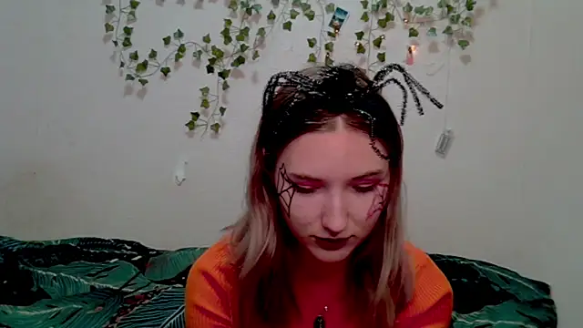 Snapshot of _kikiclark__ chatting on 31, 10, 2025 kikiclark online show from 31, 10, 2025