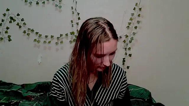 Snapshot of _kikiclark__ chatting on 5, 11, 2025 kikiclark online show from 5, 11, 2025