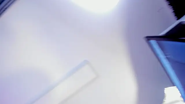 Mayajhons online show from 4, 10, 2025