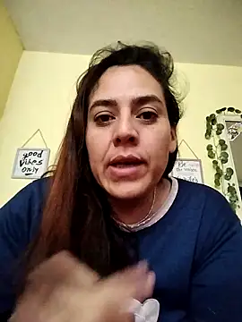 Snapshot of denissebombon chatting on 2, 2, 2026 denissebombon online show from 2, 2, 2026