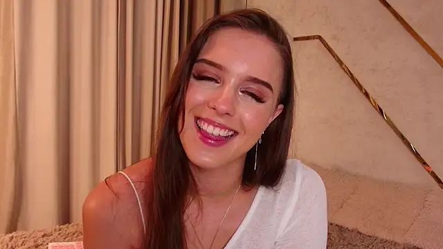 Olivia Mourr online show from 21, 11, 2025