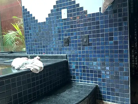 chrisalmeid  online show from 18, 12, 2025