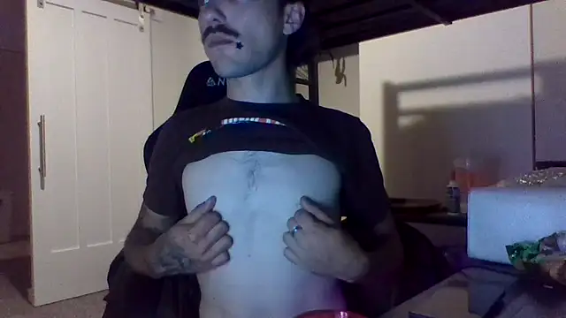 Snapshot of Jbenz420 chatting on 17, 6, 2026 Jbenz420 online show from 17, 6, 2026