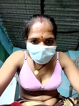 Snapshot of Hot-honi chatting on 1, 10, 2025 Hot-honi online show from 1, 10, 2025