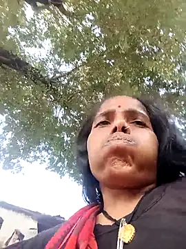 Snapshot of Hot-honi chatting on 10, 11, 2025 Hot-honi online show from 10, 11, 2025