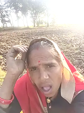 Snapshot of Hot-honi chatting on 13, 11, 2025 Hot-honi online show from 13, 11, 2025