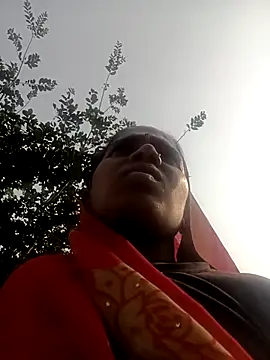 Snapshot of Hot-honi chatting on 19, 11, 2025 Hot-honi online show from 19, 11, 2025