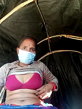 Snapshot of Hot-honi chatting on 16, 12, 2025 Hot-honi online show from 16, 12, 2025