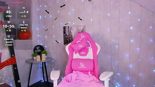 Lynn Martin online show from 2, 11, 2025