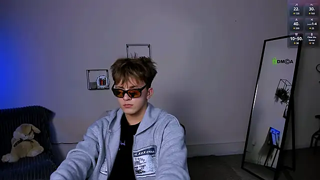 Snapshot of travis_wolf_ chatting on 15, 9, 2025 travis wolf online show from 15, 9, 2025