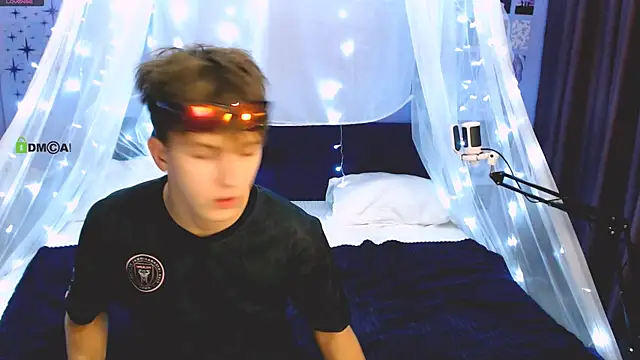 Snapshot of travis_wolf_ chatting on 26, 9, 2025 travis wolf online show from 26, 9, 2025