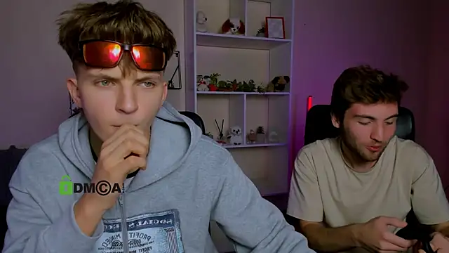 Snapshot of travis_wolf_ chatting on 4, 10, 2025 travis wolf online show from 4, 10, 2025