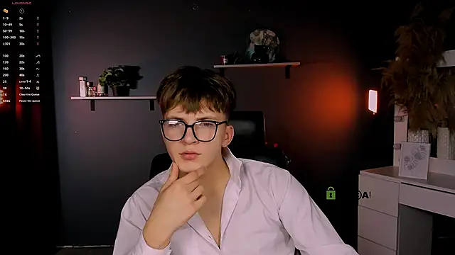 Snapshot of travis_wolf_ chatting on 7, 10, 2025 travis wolf online show from 7, 10, 2025