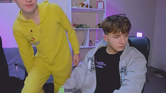 Snapshot of travis_wolf_ chatting on 11, 10, 2025 travis wolf online show from 11, 10, 2025