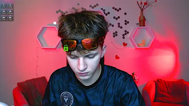 Snapshot of travis_wolf_ chatting on 15, 10, 2025 travis wolf online show from 15, 10, 2025