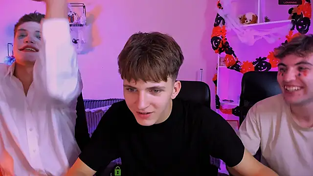 Snapshot of travis_wolf_ chatting on 31, 10, 2025 travis wolf online show from 31, 10, 2025