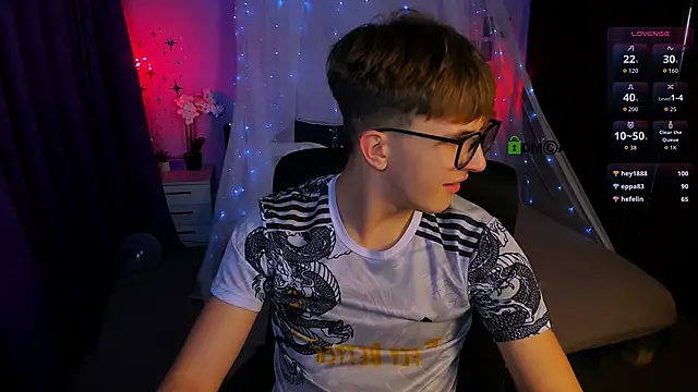 Snapshot of travis_wolf_ chatting on 6, 11, 2025 travis wolf online show from 6, 11, 2025