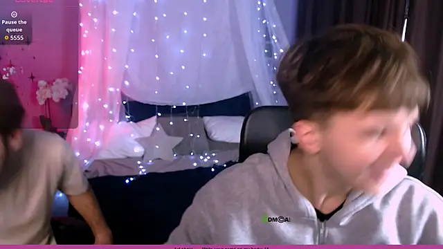 Snapshot of travis_wolf_ chatting on 12, 11, 2025 travis wolf online show from 12, 11, 2025